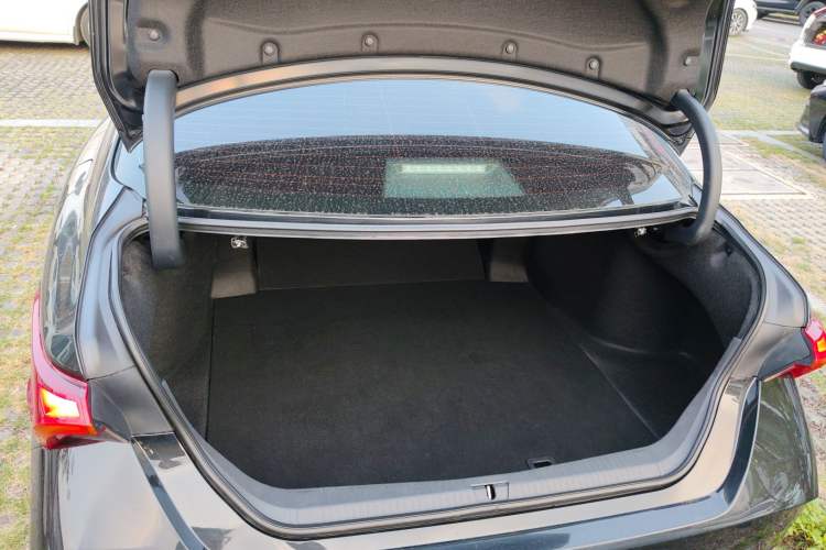 Used Toyota Avalon 2022 2.5L Luxury Edition Trunk