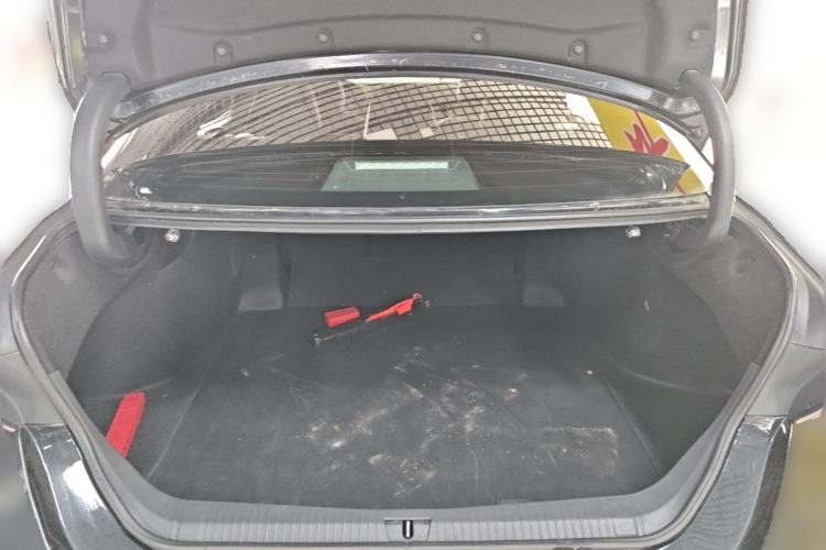 Used Toyota Avalon 2022 2.0L XLE Premium Edition Trunk