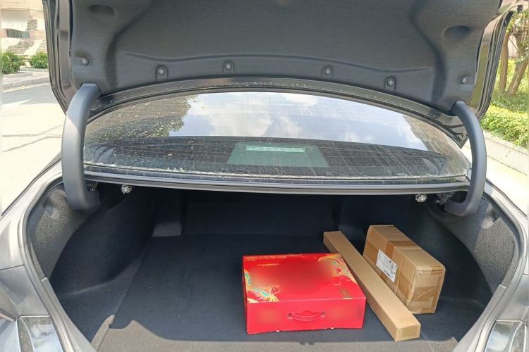 Used Toyota Avalon 2022 2.0L XLE Premium Edition Trunk