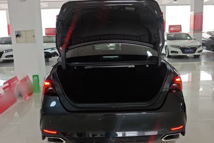 Used Toyota Avalon 2022 2.0L XLE Premium Edition Trunk