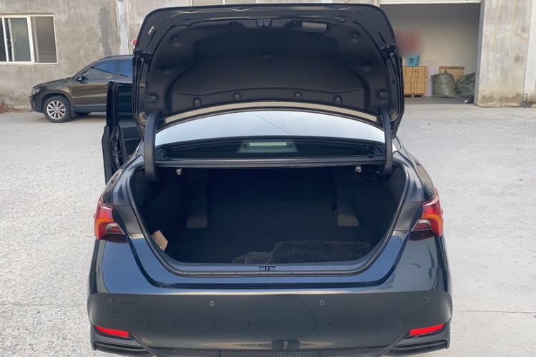 Used Toyota Avalon 2022 Dual-Engine 2.5L Luxury Edition Trunk