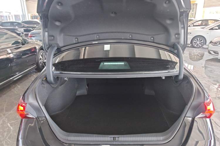 Used Toyota Avalon 2022 2.0L Luxury Edition Trunk