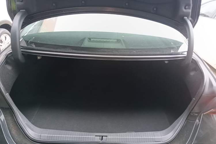 Used Toyota Avalon 2022 2.0L Luxury Edition Trunk