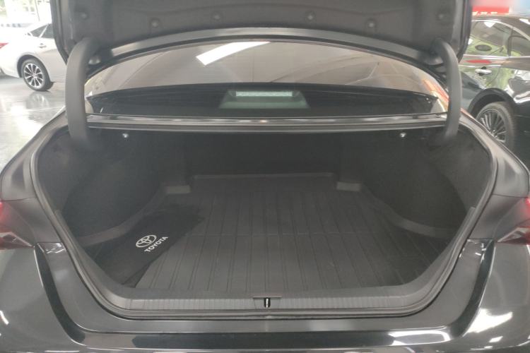 Used Toyota Avalon 2022 Dual-Engine 2.5L Luxury Edition Trunk