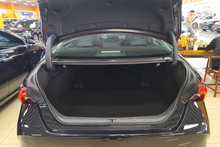 Used Toyota Avalon 2022 2.0L Luxury Edition Trunk