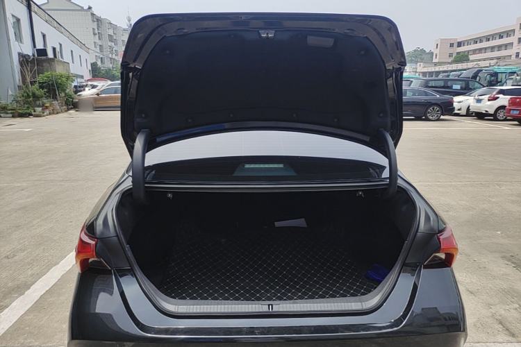 Used Toyota Avalon 2022 Dual-Engine 2.5L Luxury Edition Trunk