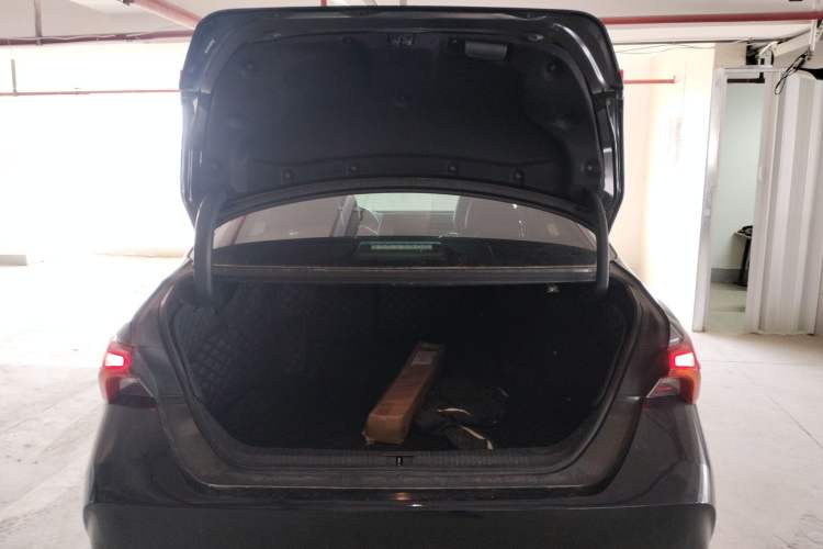 Used Toyota Avalon 2022 2.0L XLE Premium Edition Trunk