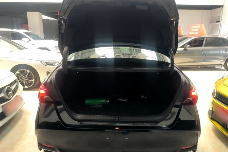 Used Toyota Avalon 2022 2.5L Luxury Edition Trunk