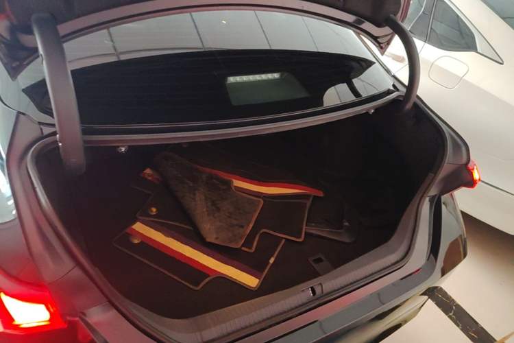 Used Toyota Avalon 2022 2.5L Luxury Edition Trunk