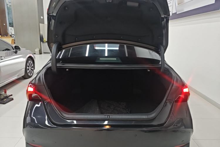 Used Toyota Avalon 2022 2.5L Luxury Edition Trunk