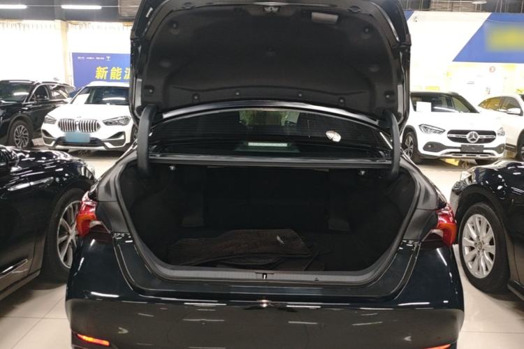 Used Toyota Avalon 2022 2.0L Luxury Edition Trunk