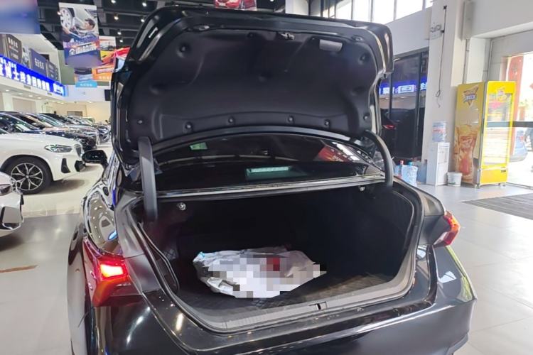 Used Toyota Avalon 2022 2.0L XLE Premium Edition Trunk