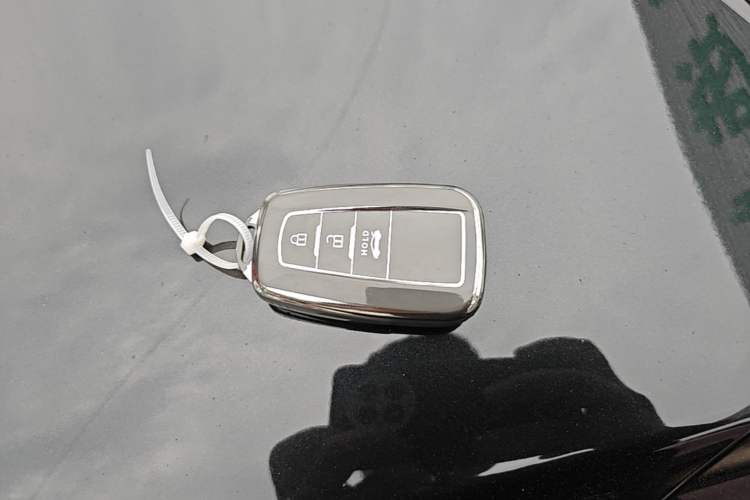 Used Toyota Avalon 2022 2.0L Luxury Edition Vehicle Key