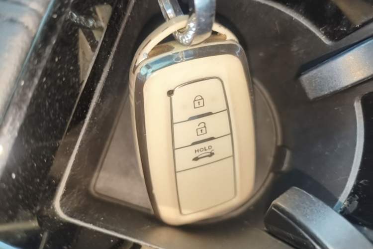 Used Toyota Avalon 2022 2.0L Ambition Edition Vehicle Key
