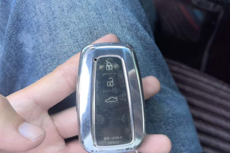Used Toyota Avalon 2022 Dual-Engine 2.5L Luxury Edition Vehicle Key