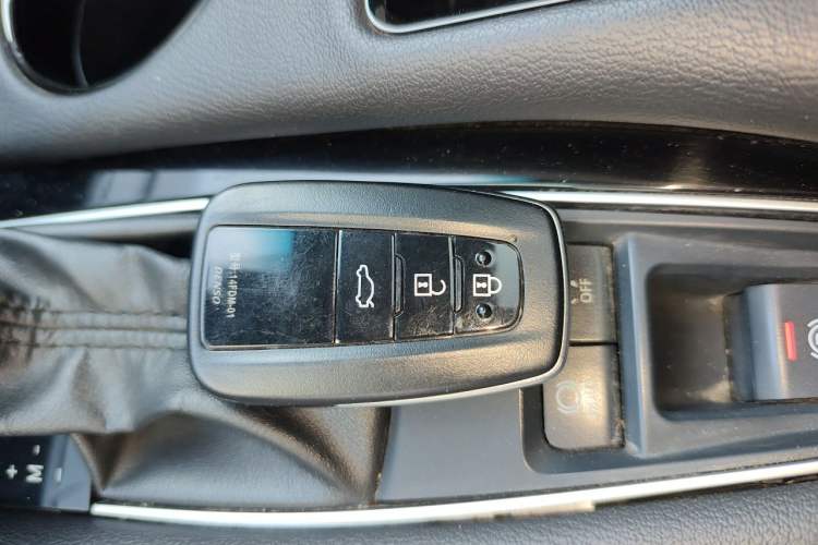 Used Toyota Avalon 2022 2.0L Luxury Edition Vehicle Key