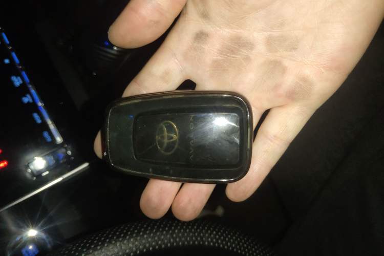 Used Toyota Avalon 2022 2.5L Luxury Edition Vehicle Key