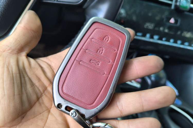 Used Toyota Avalon 2022 2.5L Luxury Edition Vehicle Key