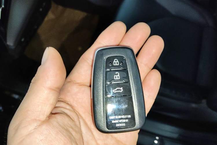 Used Toyota Avalon 2022 2.0L Luxury Edition Vehicle Key