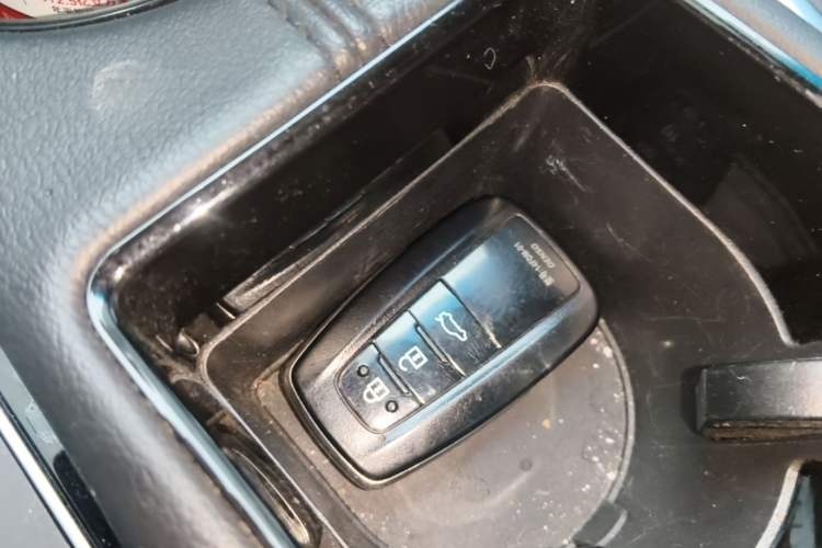 Used Toyota Avalon 2022 2.0L Luxury Edition Vehicle Key