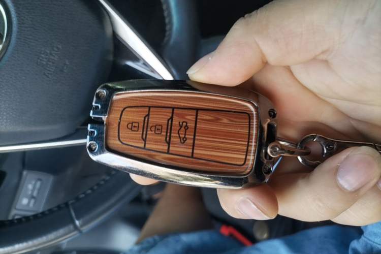 Used Toyota Avalon 2022 2.5L Luxury Edition Vehicle Key