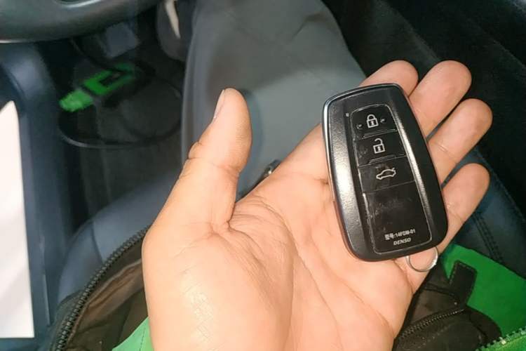 Used Toyota Avalon 2022 Dual-Engine 2.5L Luxury Edition Vehicle Key