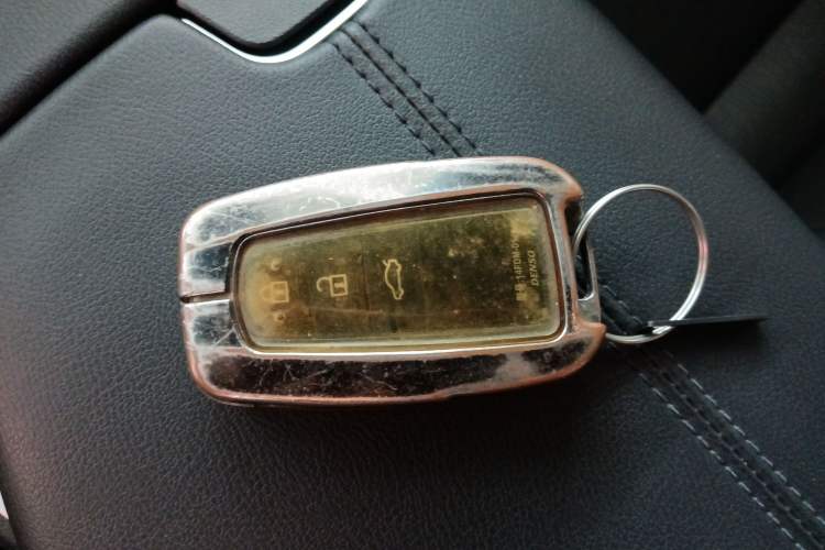 Used Toyota Avalon 2022 2.0L Luxury Edition Vehicle Key