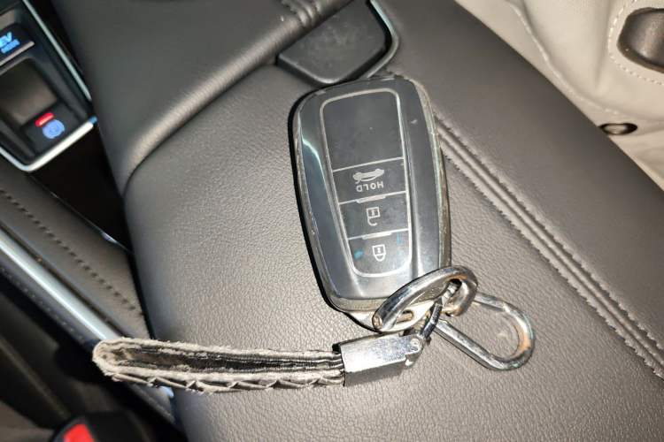 Used Toyota Avalon 2022 Dual-Engine 2.5L Luxury Edition Vehicle Key