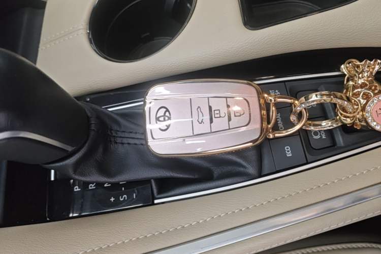 Used Toyota Avalon 2022 2.5L Luxury Edition Vehicle Key