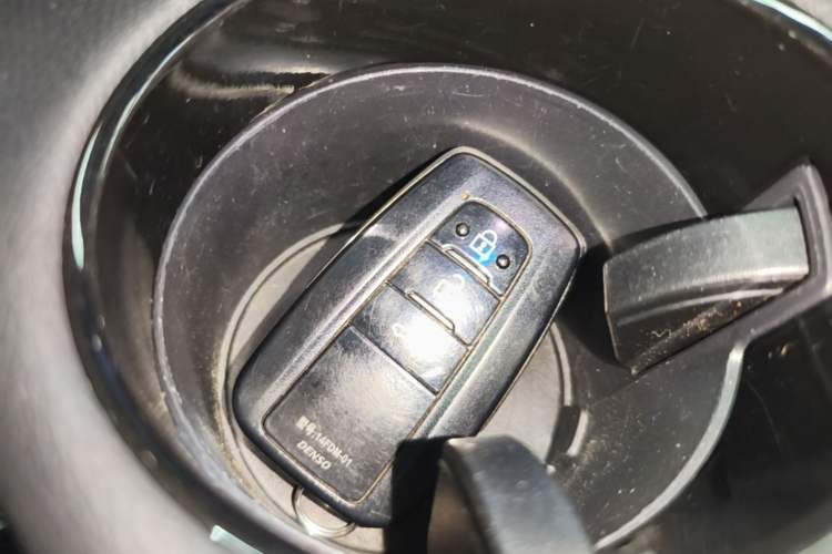 Used Toyota Avalon 2022 2.0L Luxury Edition Vehicle Key