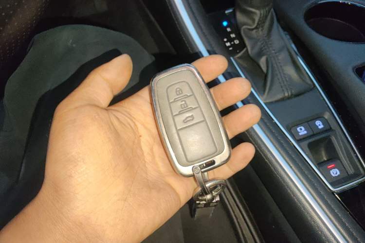 Used Toyota Avalon 2022 2.0L Ambition Edition Vehicle Key