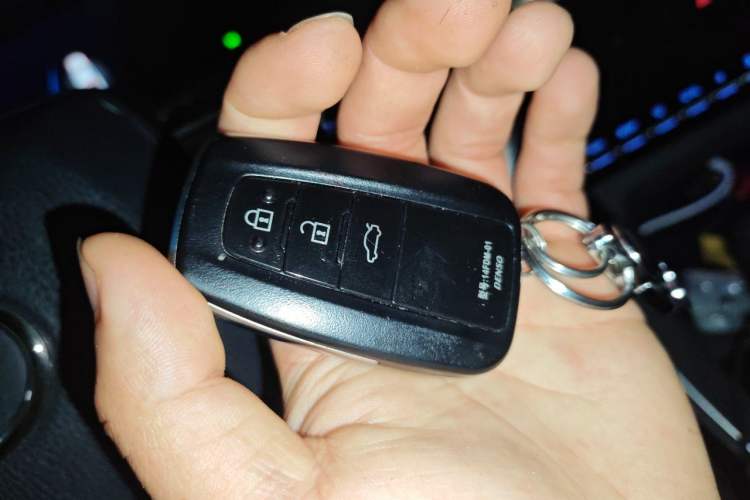 Used Toyota Avalon 2022 2.0L Ambition Edition Vehicle Key