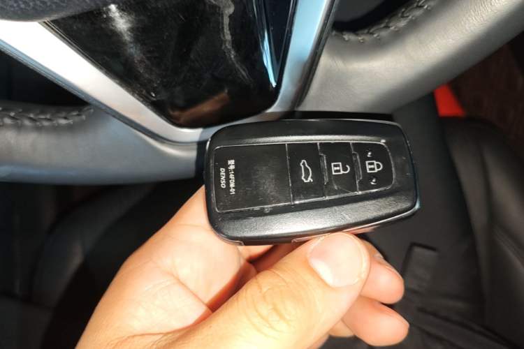 Used Toyota Avalon 2022 Dual-Engine 2.5L Luxury Edition Vehicle Key