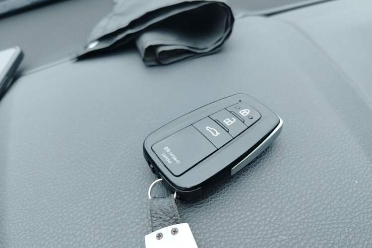 Used Toyota Avalon 2022 2.0L Ambition Edition Vehicle Key