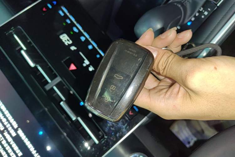 Used Toyota Avalon 2022 2.0L Luxury Edition Vehicle Key