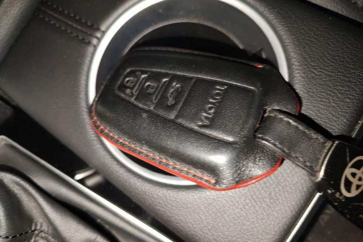 Used Toyota Avalon 2022 2.5L Touring Premium Edition Vehicle Key