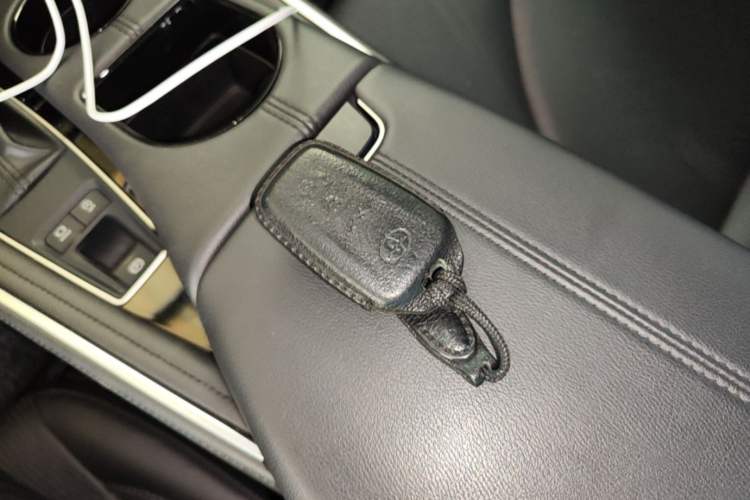 Used Toyota Avalon 2022 2.0L Luxury Edition Vehicle Key
