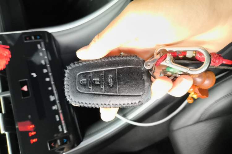 Used Toyota Avalon 2022 2.5L Luxury Edition Vehicle Key