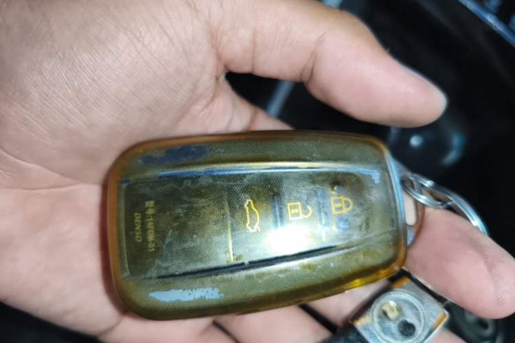 Used Toyota Avalon 2022 2.0L Luxury Edition Vehicle Key