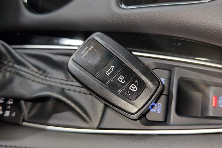 Used Toyota Avalon 2022 2.0L Luxury Edition Vehicle Key