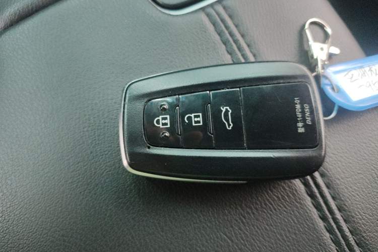 Used Toyota Avalon 2022 2.0L Luxury Edition Vehicle Key