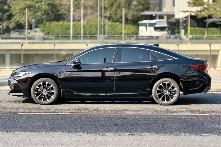 Used Toyota Avalon 2022 Dual-Engine 2.5L Luxury Edition Exterior 9