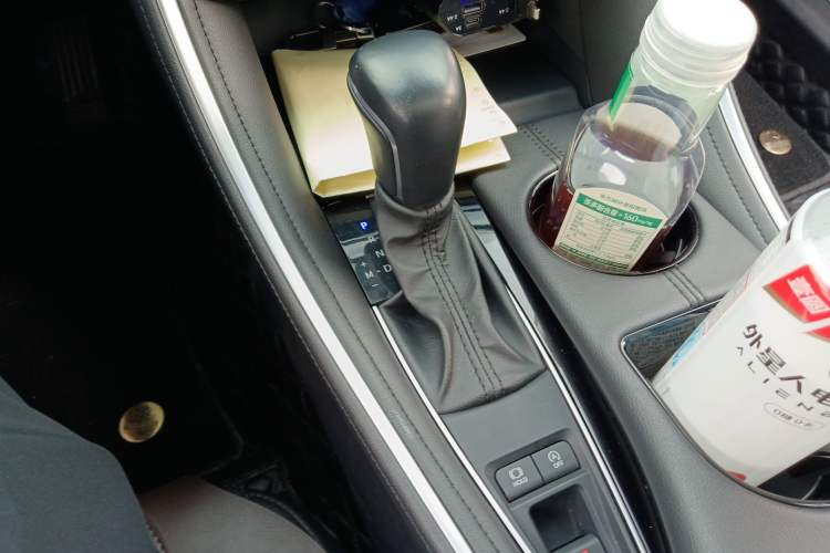 Used Toyota Avalon 2022 2.0L Luxury Edition Gear Lever