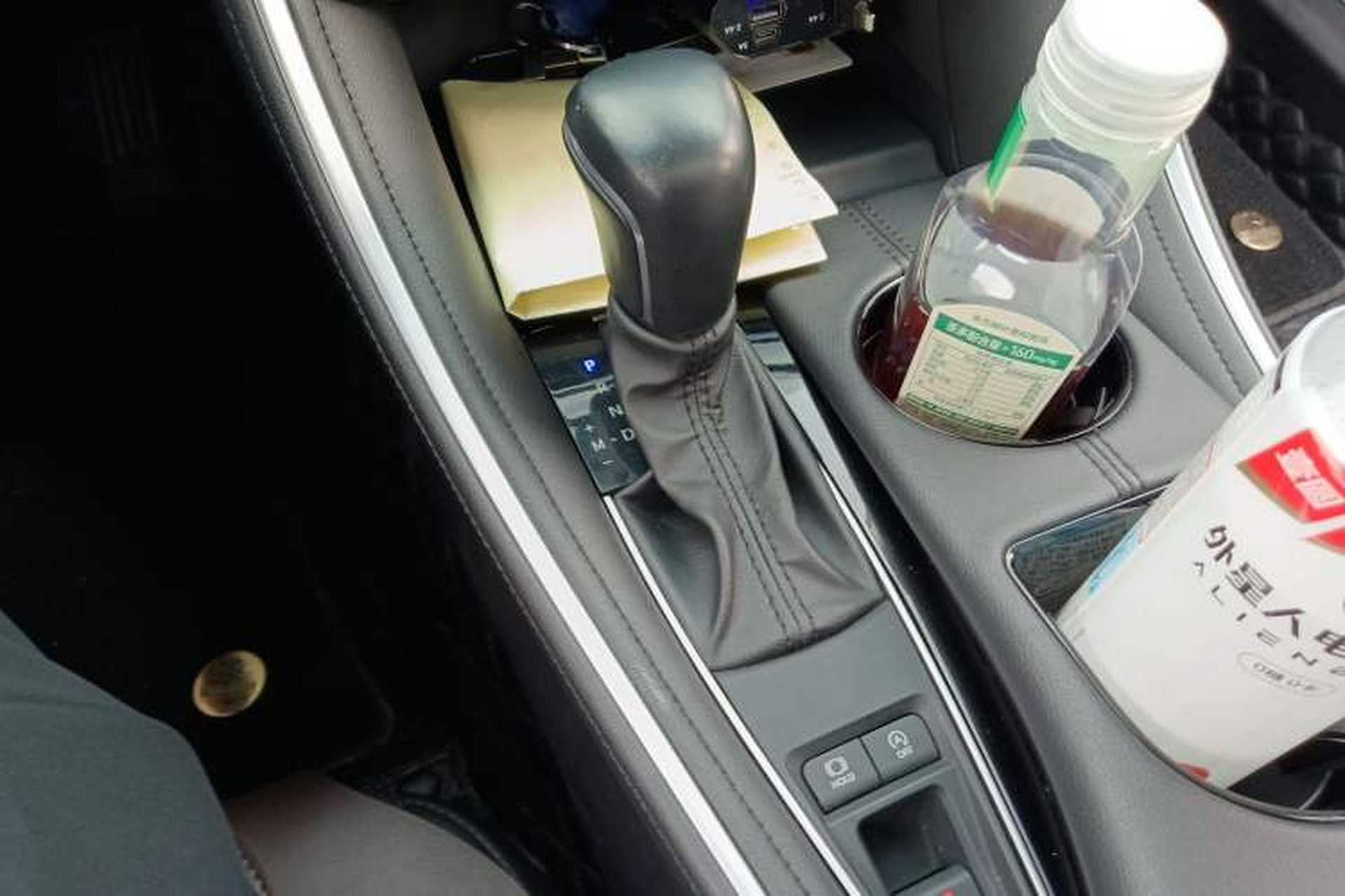 Used Toyota Avalon 2022 2.0L Luxury Edition Gear Lever