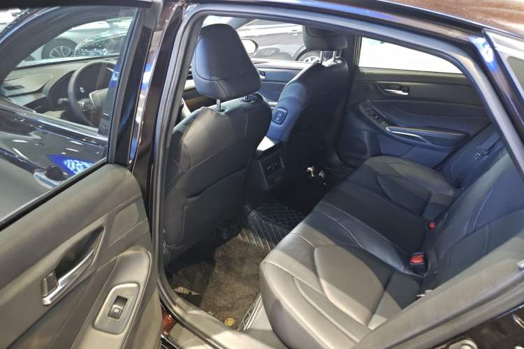 Used Toyota Avalon 2022 2.0L Luxury Edition Interior 1