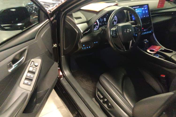 Used Toyota Avalon 2022 Dual-Engine 2.5L Luxury Edition Interior 3