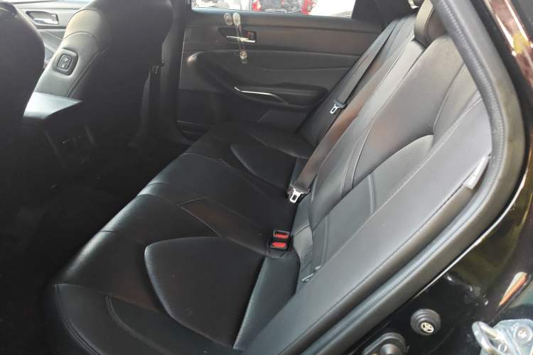 Used Toyota Avalon 2022 Dual-Engine 2.5L Luxury Edition Interior 4
