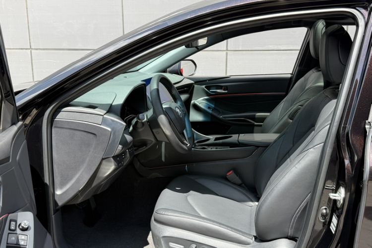 Used Toyota Avalon 2022 Dual-Engine 2.5L Luxury Edition Interior 4