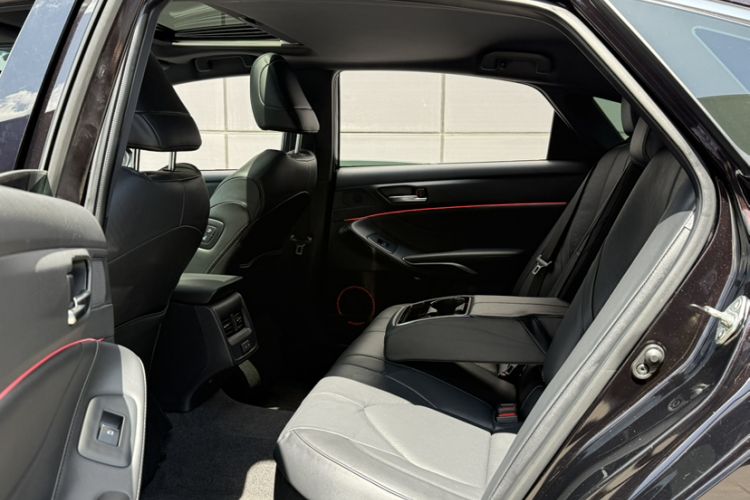 Used Toyota Avalon 2022 Dual-Engine 2.5L Luxury Edition Interior 6