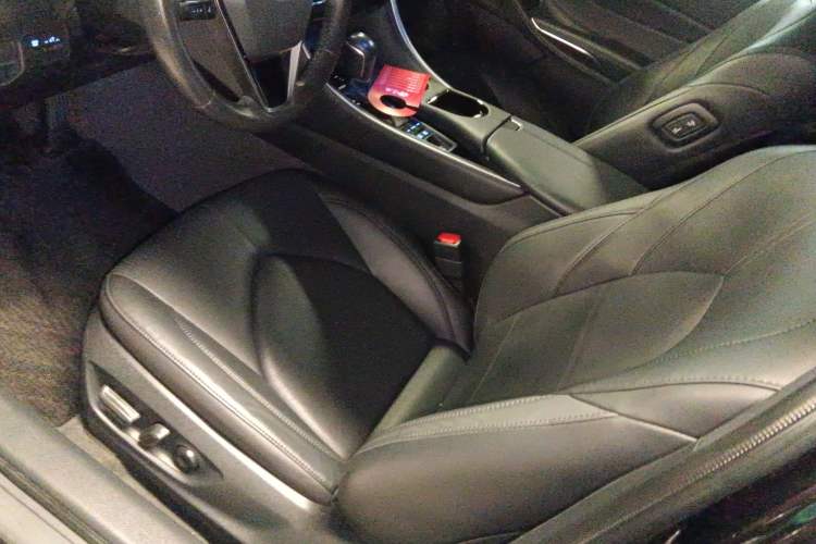 Used Toyota Avalon 2022 Dual-Engine 2.5L Luxury Edition Left Front Seat